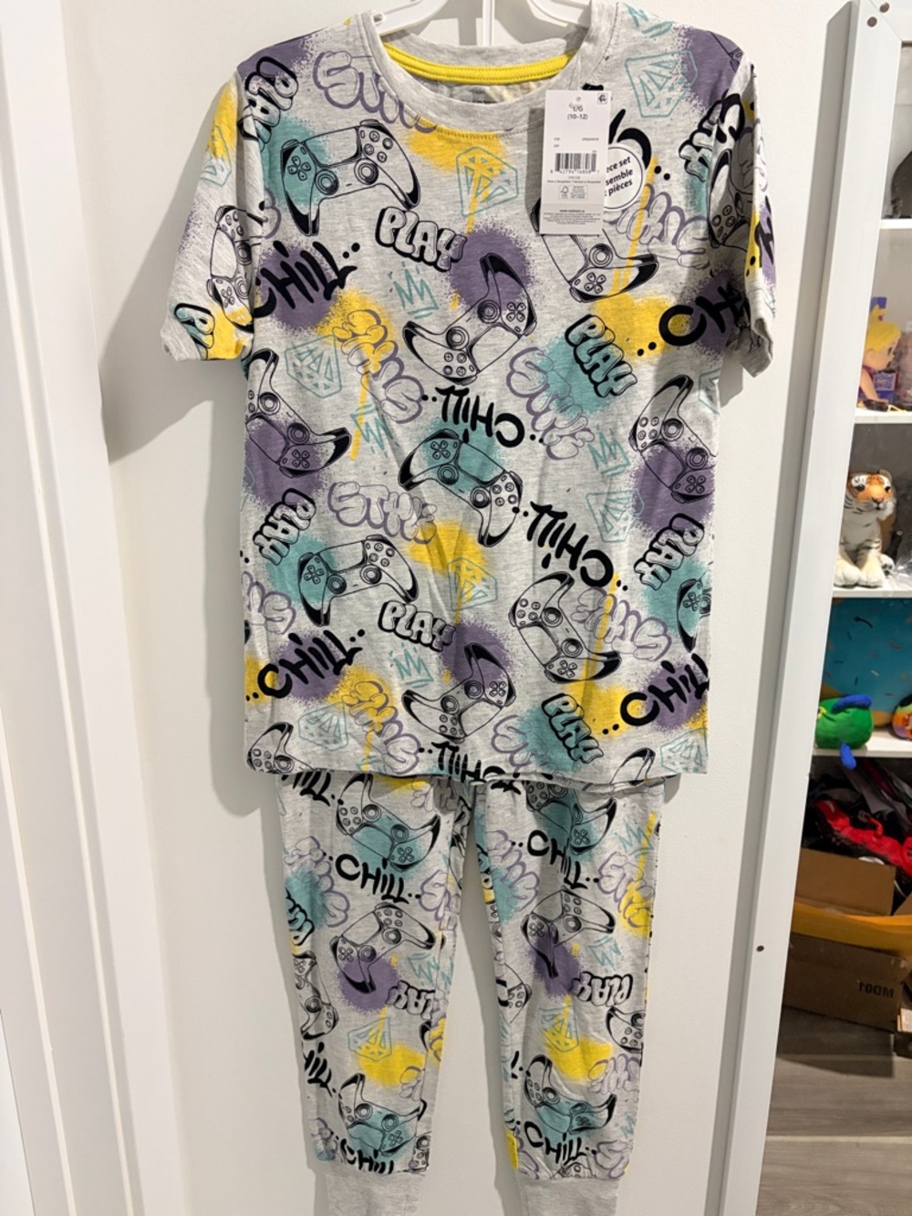 George Boys' Two Piece Pajama Set Size M/L